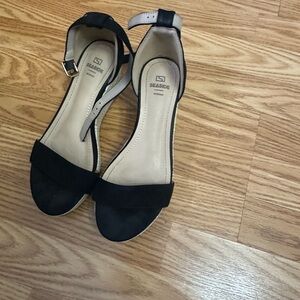 Seaside Black strap wedges